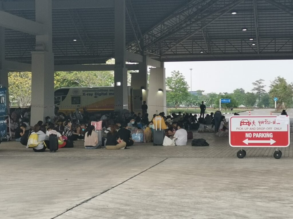 chiangmai-governor-visit-field-hospital