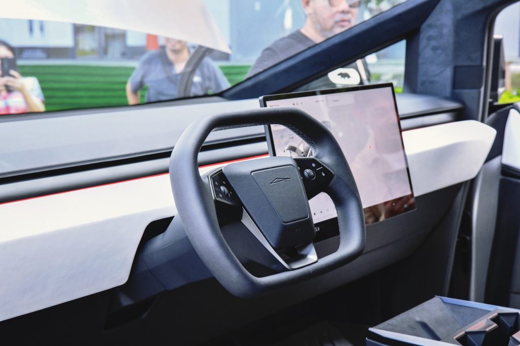 Cybertruck ของ Tesla ที่จัดแสดงในเชียงใหม่