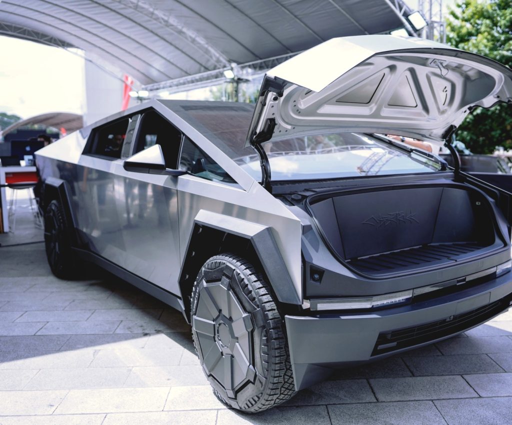 Cybertruck ของ Tesla ที่จัดแสดงในเชียงใหม่