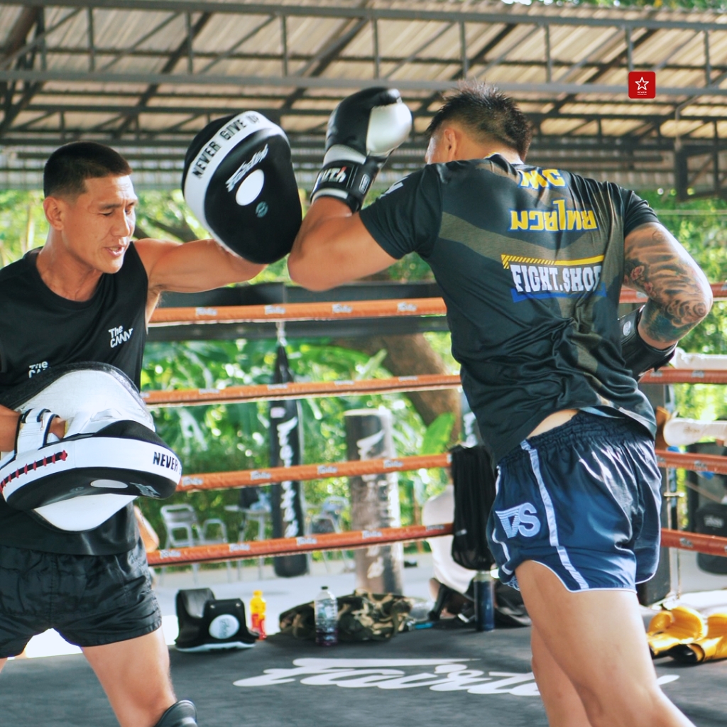 การคัดเลือกเทรนเนอร์ที่ The CAMP MUAY THAI